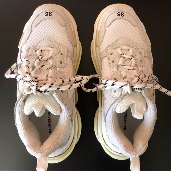 Balenciaga Triple S Women Sneaker - Picture 2 of 3